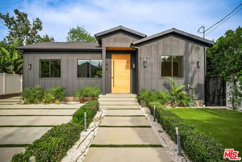 Photo of 6154 Laurelgrove Avenue, North Hollywood, CA 91606 (MLS # 26776505)