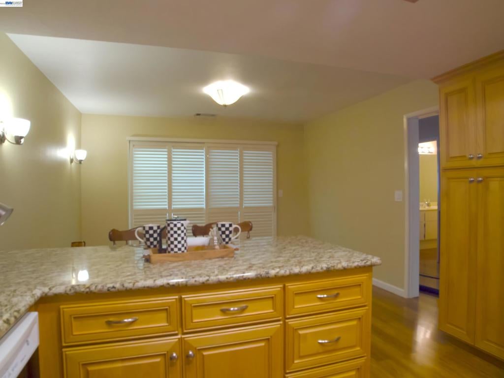 5214 Riverdale Ct