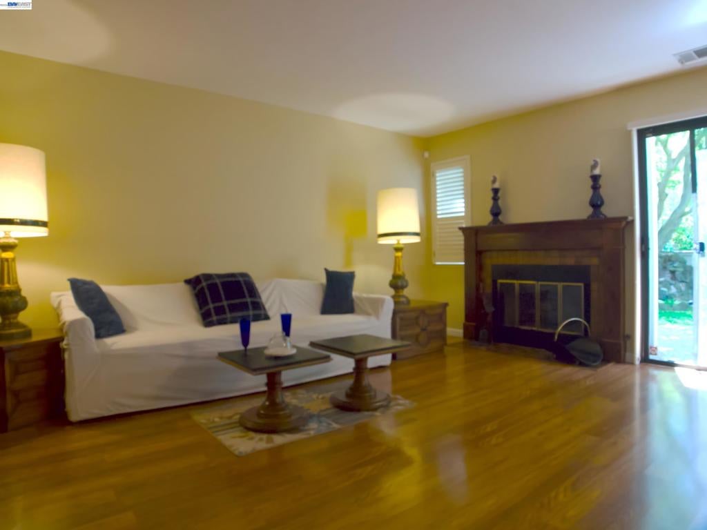 5214 Riverdale Ct
