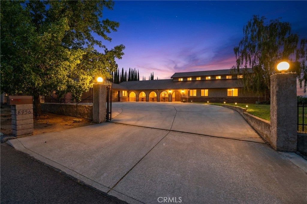 8956 Oak Creek Rd