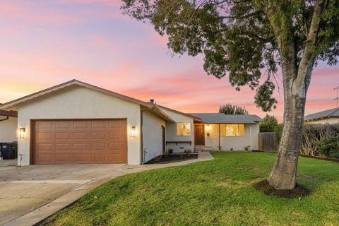 Photo of 527 Maple Avenue, Milpitas, CA 95035 (MLS # ML82031898)