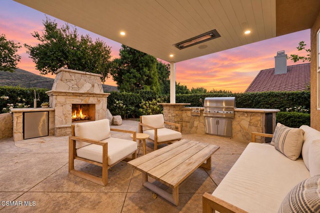 Properties 1 3358 Crossland Street
