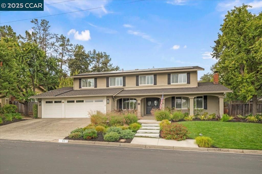 Photo of 11 Appian Ct, Danville, CA 94526 (MLS # 41114968)