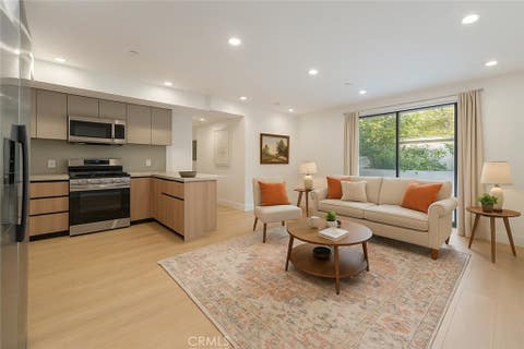 Photo of 7510 Sepulveda Boulevard #101, Van Nuys, CA 91405 (MLS # SR26156606)