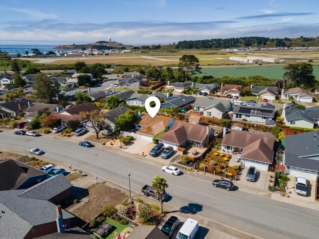 Half Moon Bay, California 94019, United States, 3 Bedrooms Bedrooms, ,2 BathroomsBathrooms,Residential,Active,206402