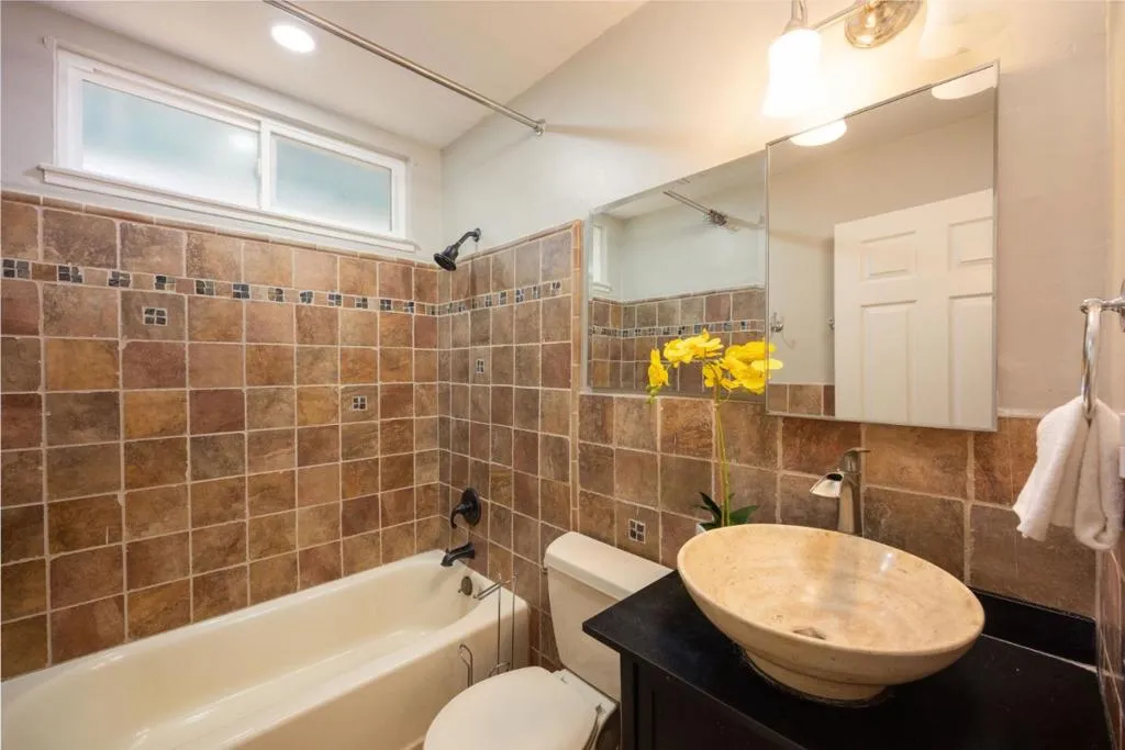 Half Moon Bay, California 94019, United States, 3 Bedrooms Bedrooms, ,2 BathroomsBathrooms,Residential,Active,206402