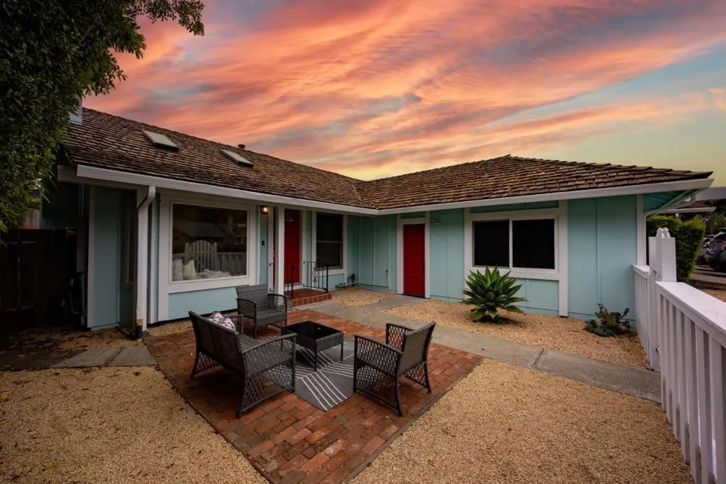 Half Moon Bay, California 94019, United States, 3 Bedrooms Bedrooms, ,2 BathroomsBathrooms,Residential,Active,206402