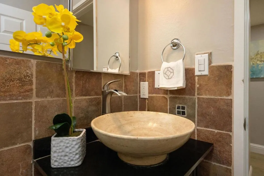 Half Moon Bay, California 94019, United States, 3 Bedrooms Bedrooms, ,2 BathroomsBathrooms,Residential,Active,206402