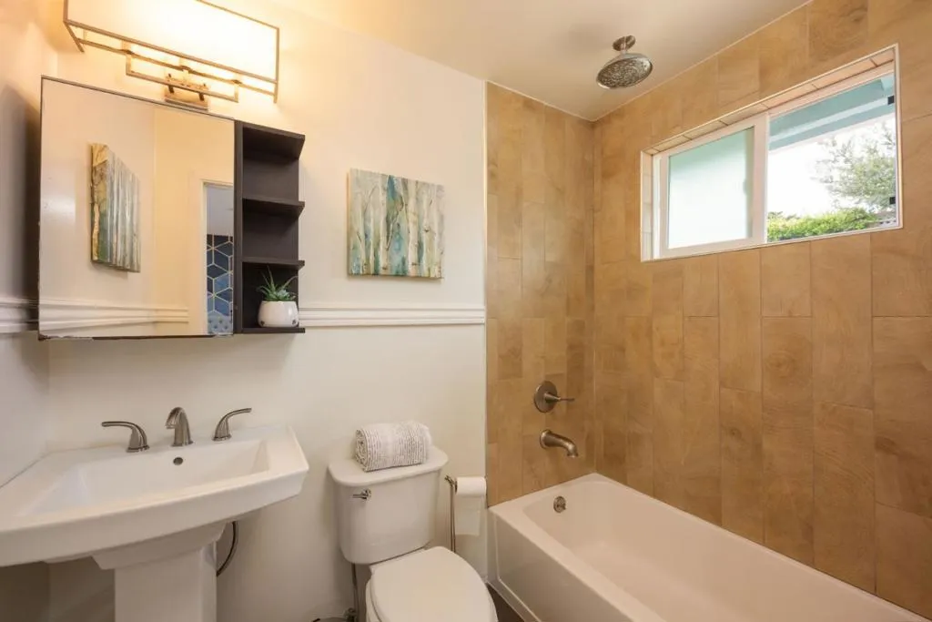 Half Moon Bay, California 94019, United States, 3 Bedrooms Bedrooms, ,2 BathroomsBathrooms,Residential,Active,206402