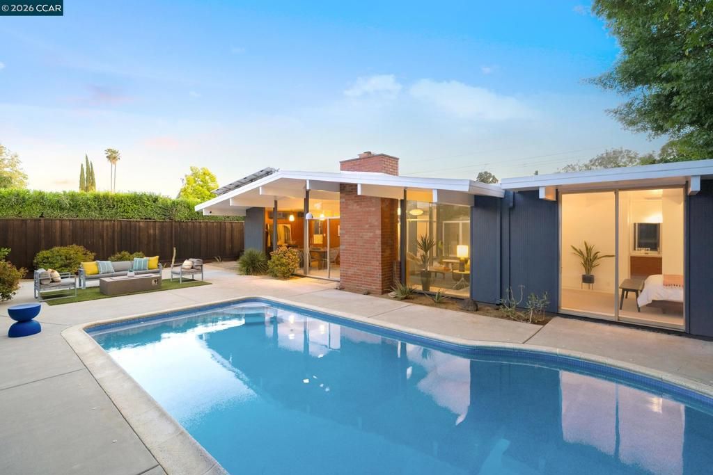 Photo of 4095 Phoenix St St, Concord, CA 94521 (MLS # 41129869)