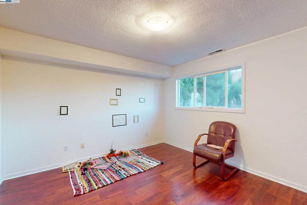 POINT RICHMOND - Residential