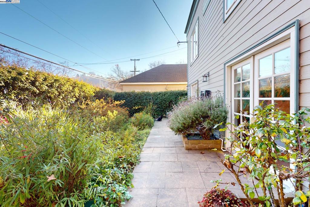 POINT RICHMOND - Residential