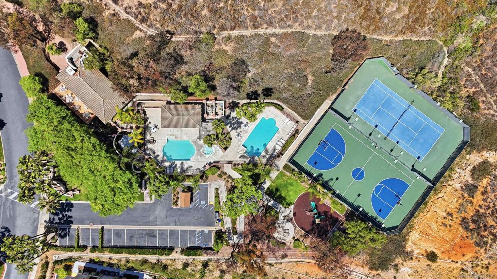 10457 Lake Breeze Dr
