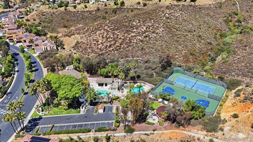 10457 Lake Breeze Dr