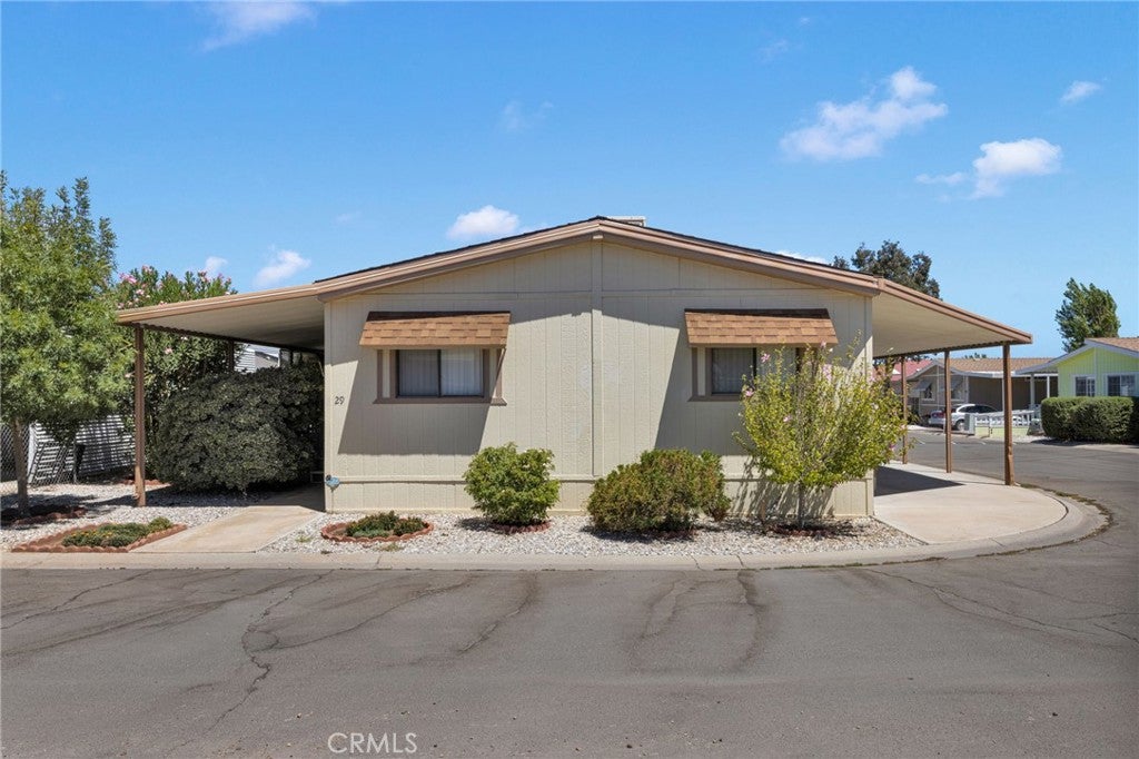 9161 Santa Fe Avenue E 29