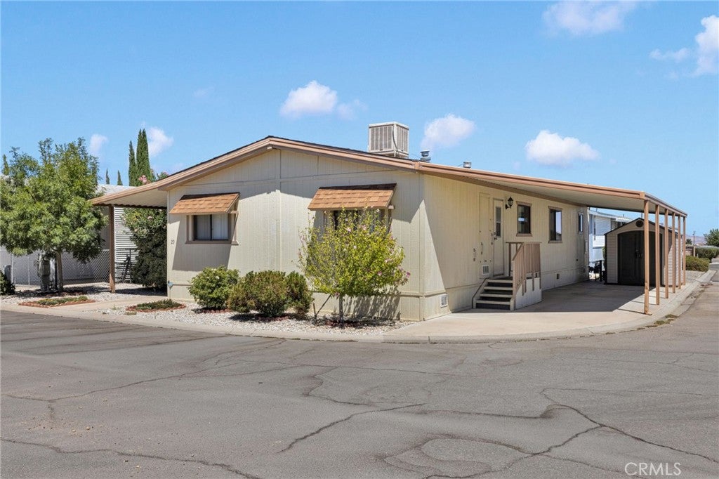 9161 Santa Fe Avenue E 29