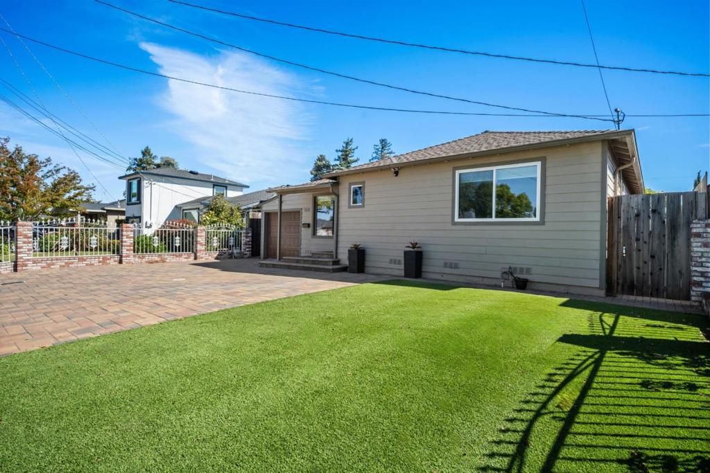 Photo of 554 Scott Avenue, Redwood City, CA 94063 (MLS # ML82022136)