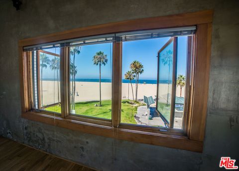 Photo of 8 Brooks Avenue #6, Venice, CA 90291 (MLS # 26664515)