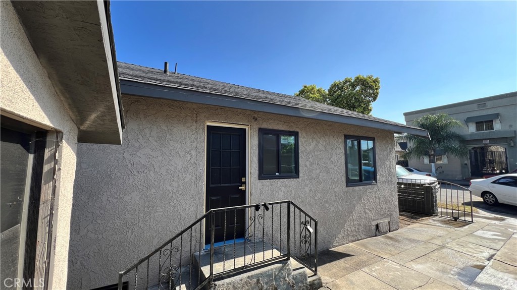 1082 Lewis Avenue