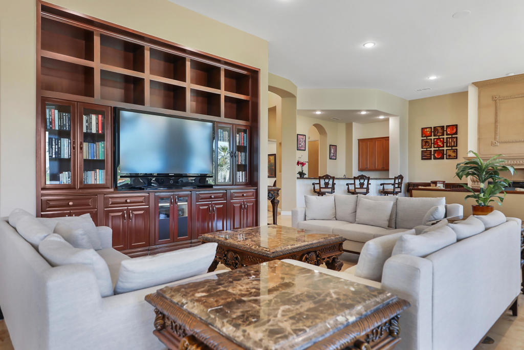 Mountain View CC - Residential Lease