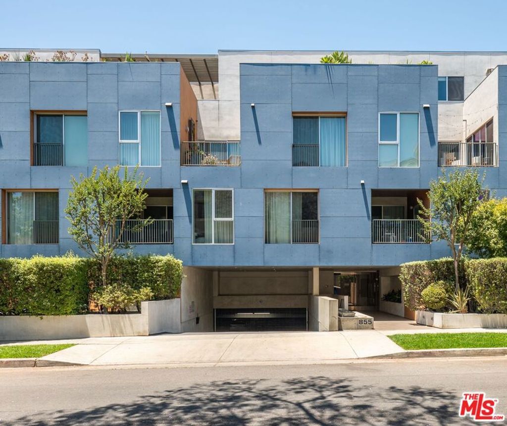 Photo of 855 N Croft Avenue #PH4, West Hollywood, CA 90069 (MLS # 25581175)
