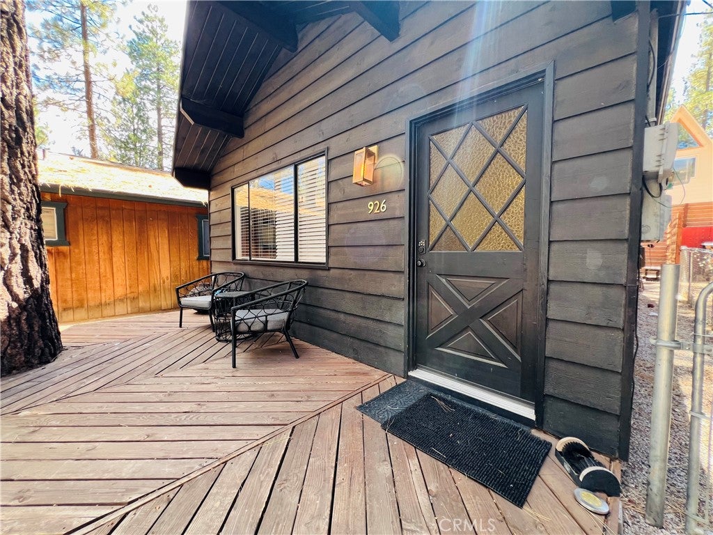 926 E Barker