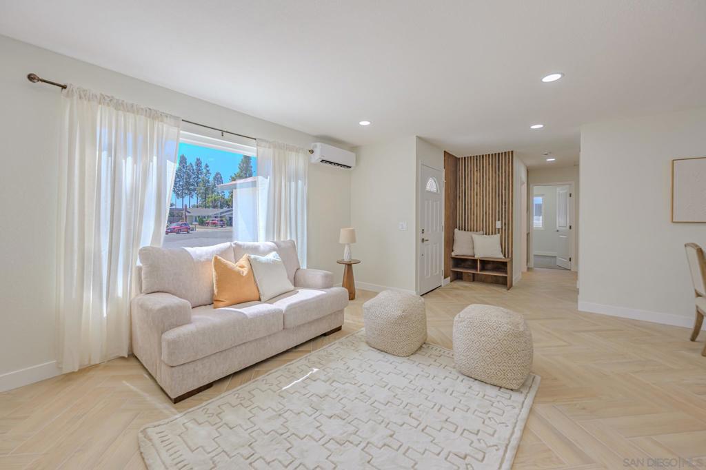 10805 Eberly Ct