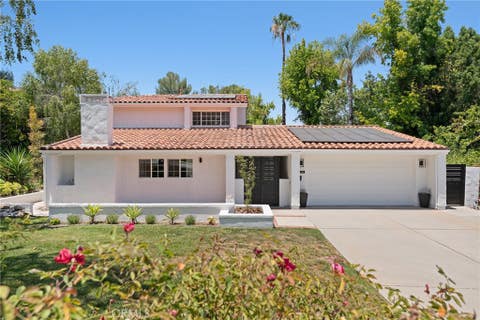 Photo of 4515 Park Livorno, Calabasas, CA 91302 (MLS # SR26089505)