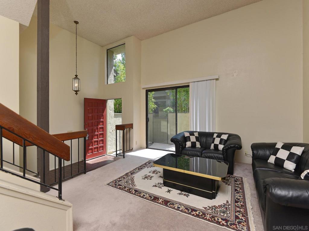 3211 Caminito Eastbluff #9