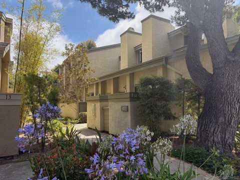 Photo of 3211 Caminito Eastbluff #9, La Jolla, CA 92037 (MLS # 260015826SD)