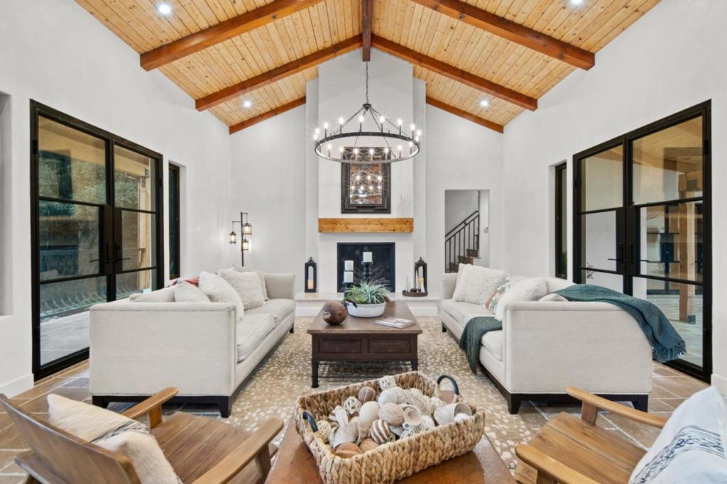 372 Corral De Tierra Road