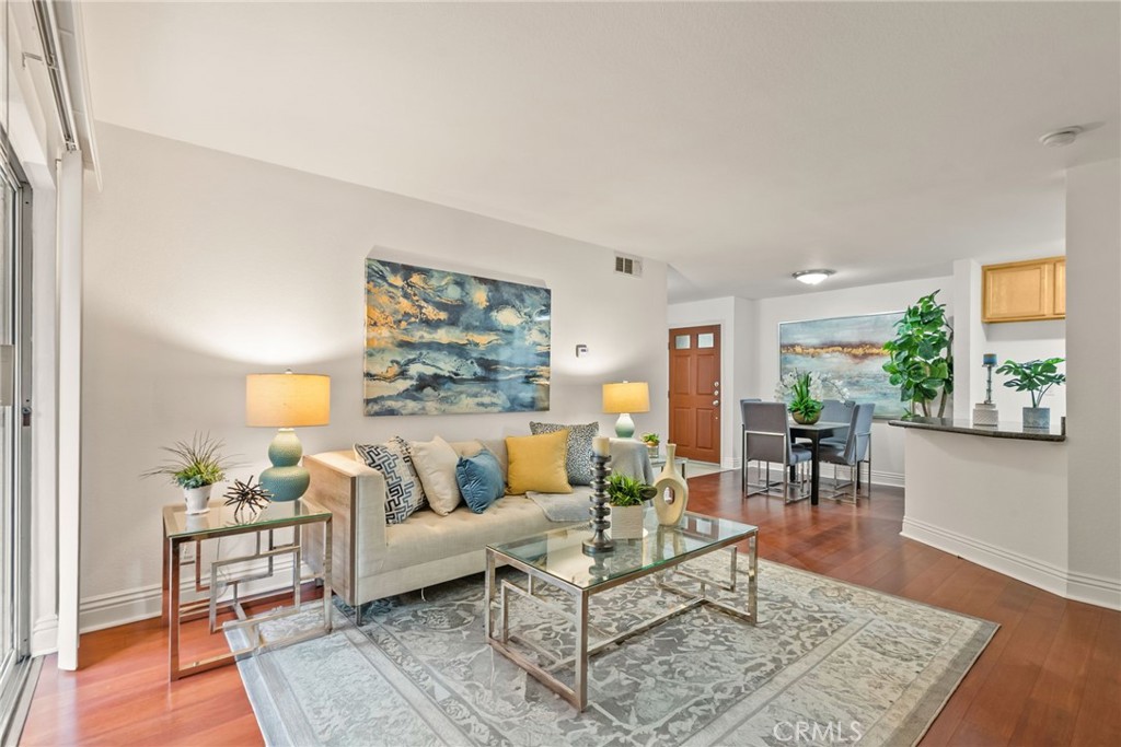 2550 San Gabriel Way 202