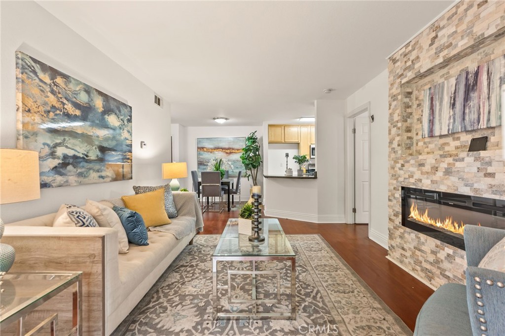 2550 San Gabriel Way 202