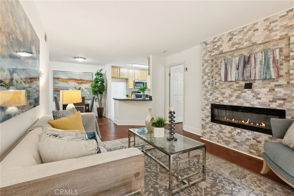 2550 San Gabriel Way 202