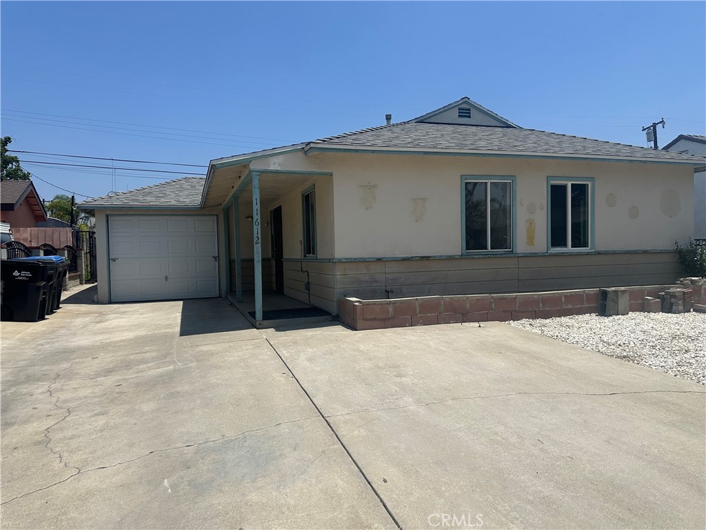 Charming and move-in ready, this freshly painted 2-bedroom, 1-bath home also features a bonus room that can be used as a third bedroom, office, or flex space (non-permitted). Situated on a spacious lot, the property offers a fantastic opportunity to add an ADU for extended family or rental income. With its clean interior and vacant status, it’s ready for immediate occupancy or investment. Don’t miss this great opportunity!