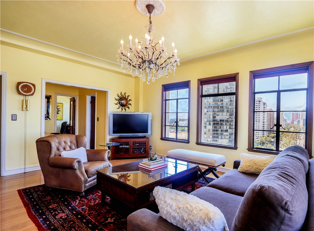 800 E Ocean Boulevard 1010