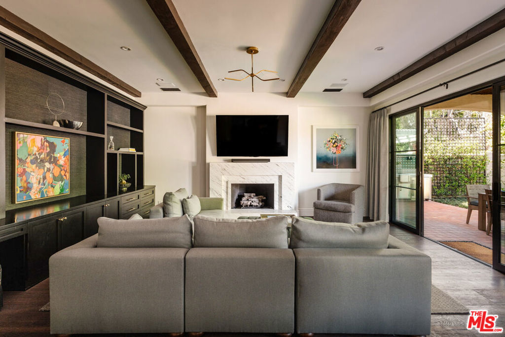 11432 Aqua Vista Street