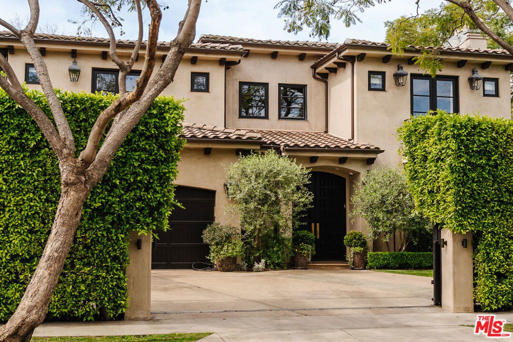 Photo of 11432 Aqua Vista Street, Studio City, CA 91604 (MLS # 26667459)