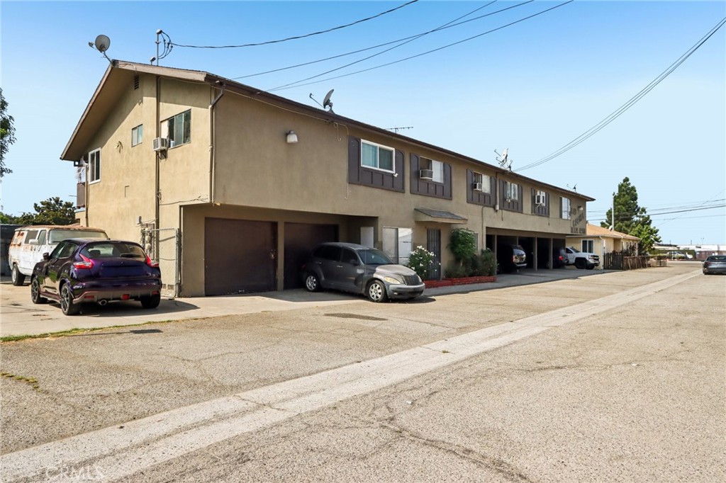 1032 S Greenwood
