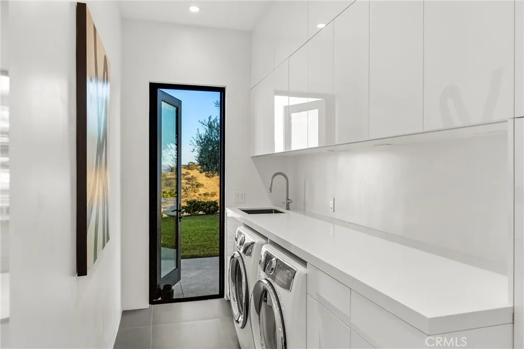 Paso Robles, California 93446, United States, 4 Bedrooms Bedrooms, ,5 BathroomsBathrooms,Residential,Active,38191