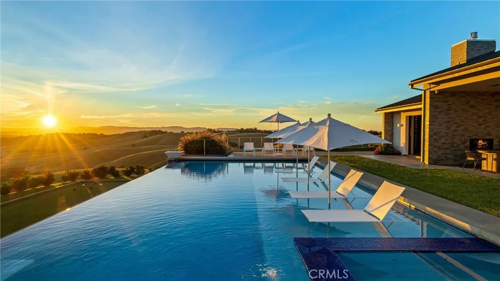 Paso Robles, California 93446, United States, 4 Bedrooms Bedrooms, ,5 BathroomsBathrooms,Residential,Active,38191