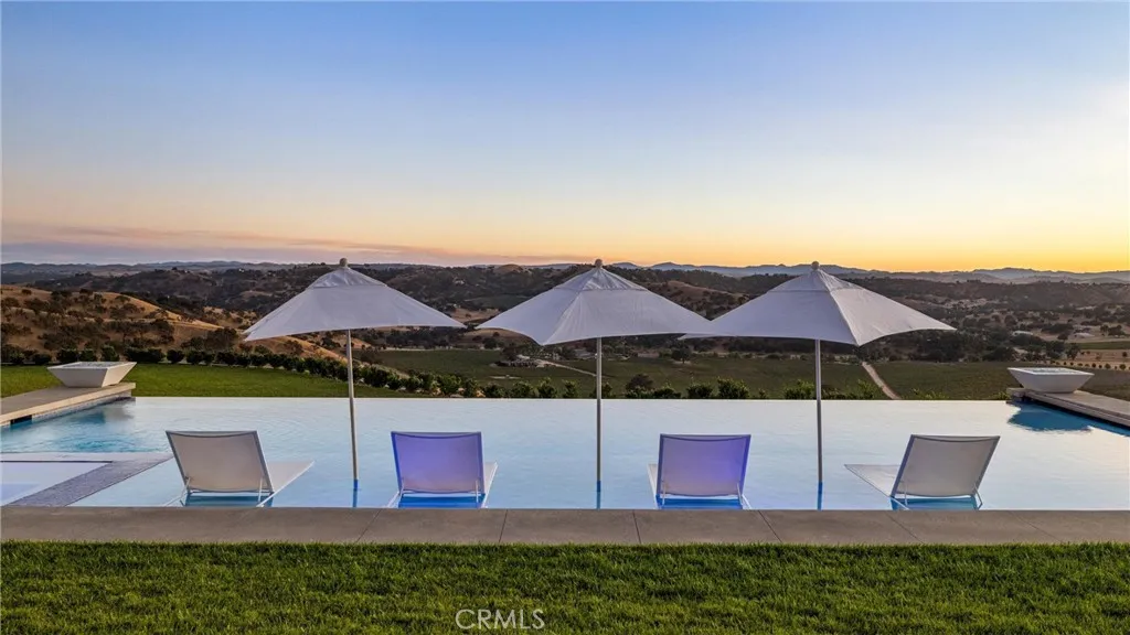 Paso Robles, California 93446, United States, 4 Bedrooms Bedrooms, ,5 BathroomsBathrooms,Residential,Active,38191