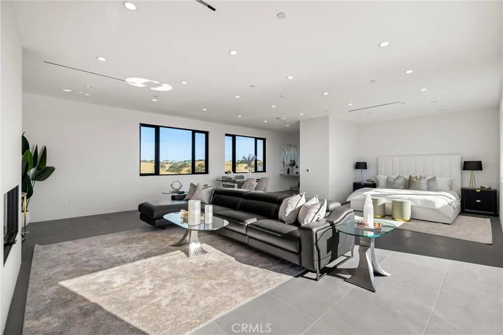 Paso Robles, California 93446, United States, 4 Bedrooms Bedrooms, ,5 BathroomsBathrooms,Residential,Active,38191