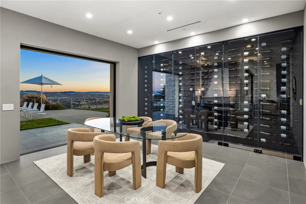 Paso Robles, California 93446, United States, 4 Bedrooms Bedrooms, ,5 BathroomsBathrooms,Residential,Active,38191