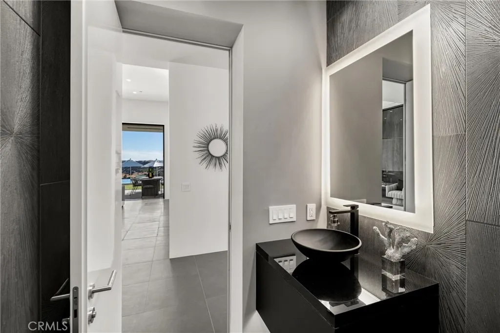 Paso Robles, California 93446, United States, 4 Bedrooms Bedrooms, ,5 BathroomsBathrooms,Residential,Active,38191