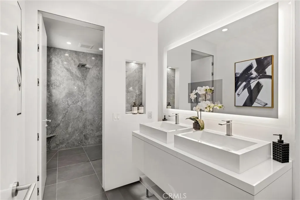 Paso Robles, California 93446, United States, 4 Bedrooms Bedrooms, ,5 BathroomsBathrooms,Residential,Active,38191