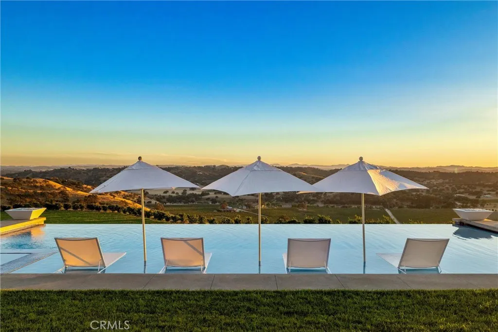 Paso Robles, California 93446, United States, 4 Bedrooms Bedrooms, ,5 BathroomsBathrooms,Residential,Active,38191