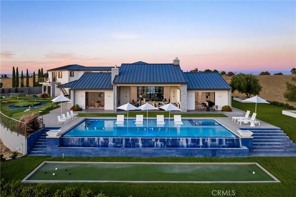 Paso Robles, California 93446, United States, 4 Bedrooms Bedrooms, ,5 BathroomsBathrooms,Residential,Active,38191