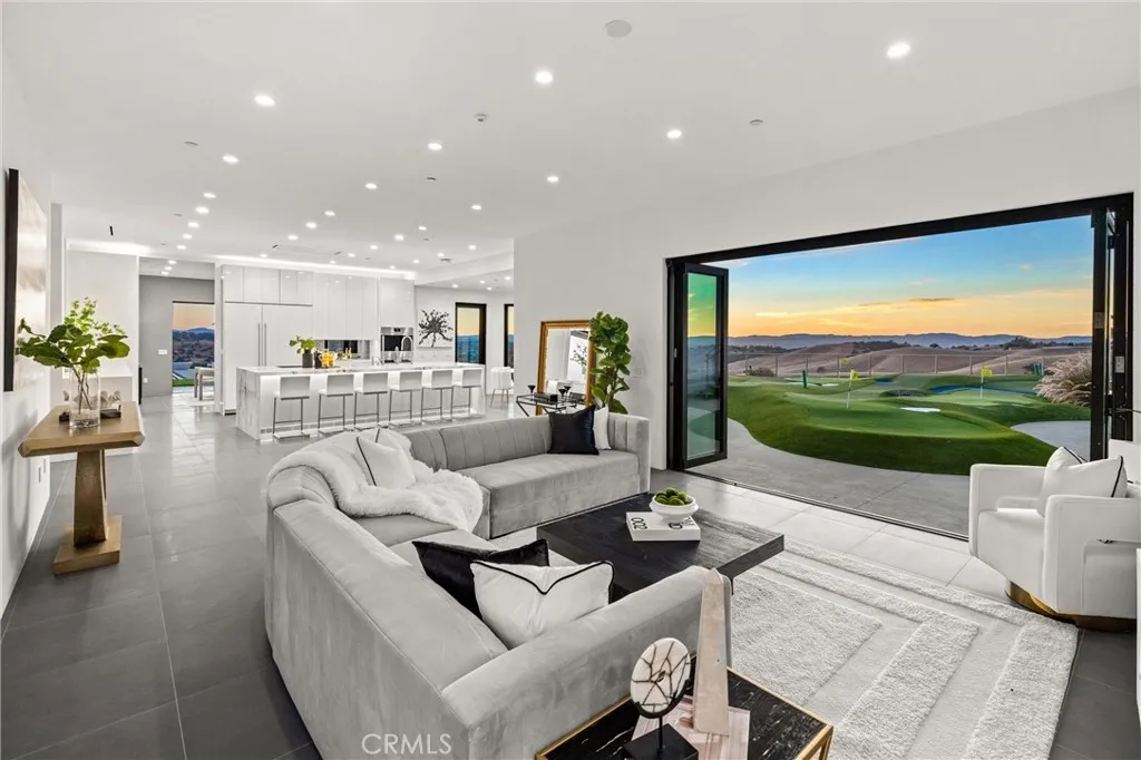 Paso Robles, California 93446, United States, 4 Bedrooms Bedrooms, ,5 BathroomsBathrooms,Residential,Active,38191