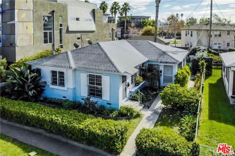Photo of 544 Grand Boulevard, Venice, CA 90291 (MLS # 25630237)